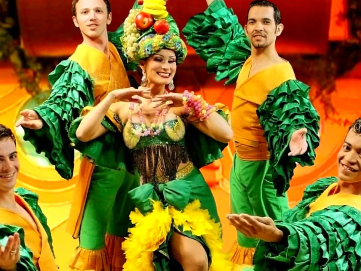 Brazilian dance performance on the Rafain stage