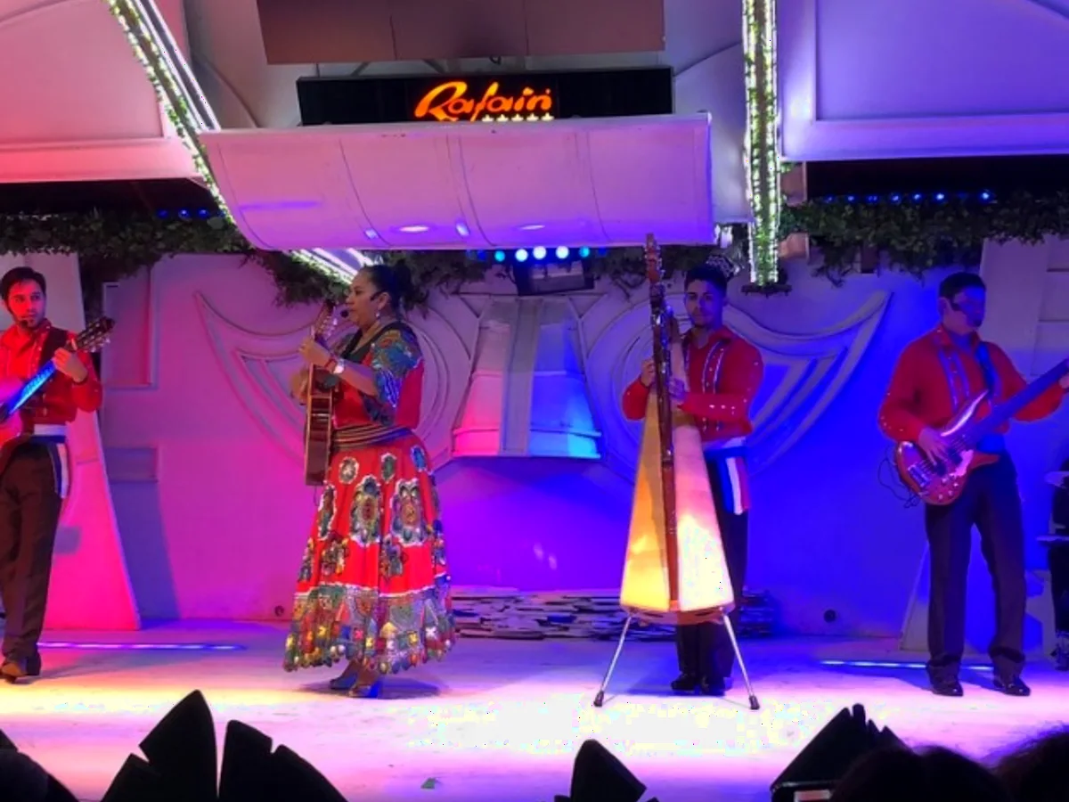 Paraguayan dance performance on the Rafain stage